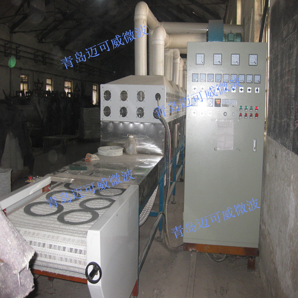 某保温材料企业：隧道式微波干燥设备，用于石棉保温制品烘干