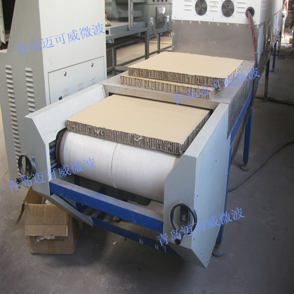 某包装材料企业：隧道式微波设备，用于蜂窝纸板胶粘物干燥